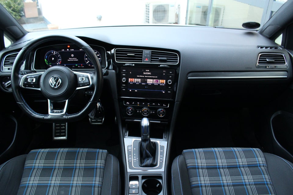 VW Golf VII 1,4 GTE DSG Benzin aut. Automatgear modelår 2018