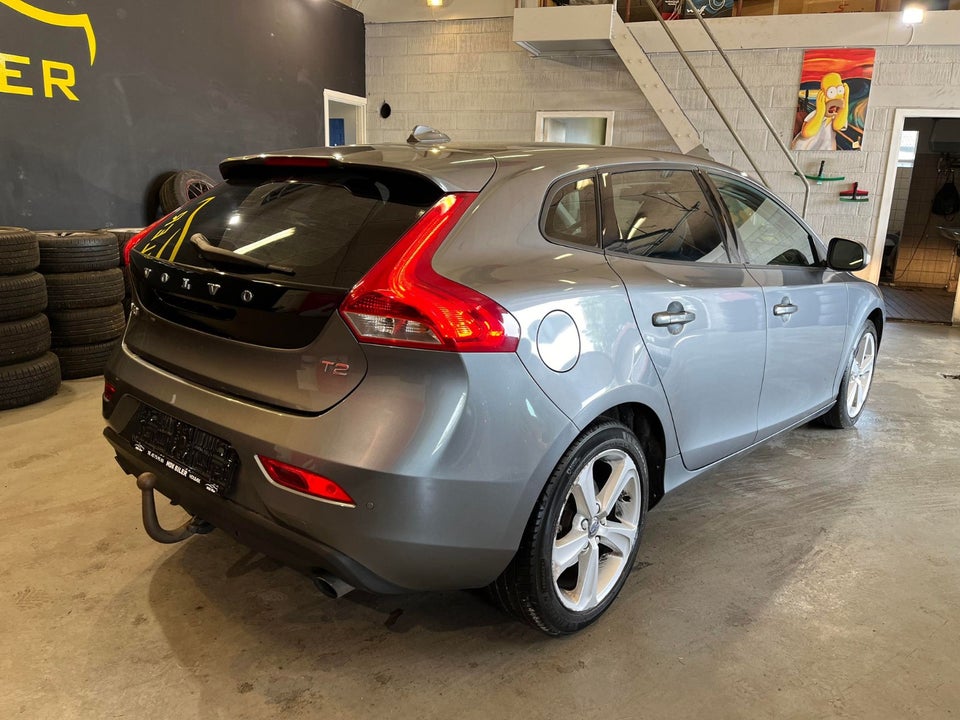 Volvo V40 1,6 T2 120 Kinetic Benzin modelår 2015 km 193000