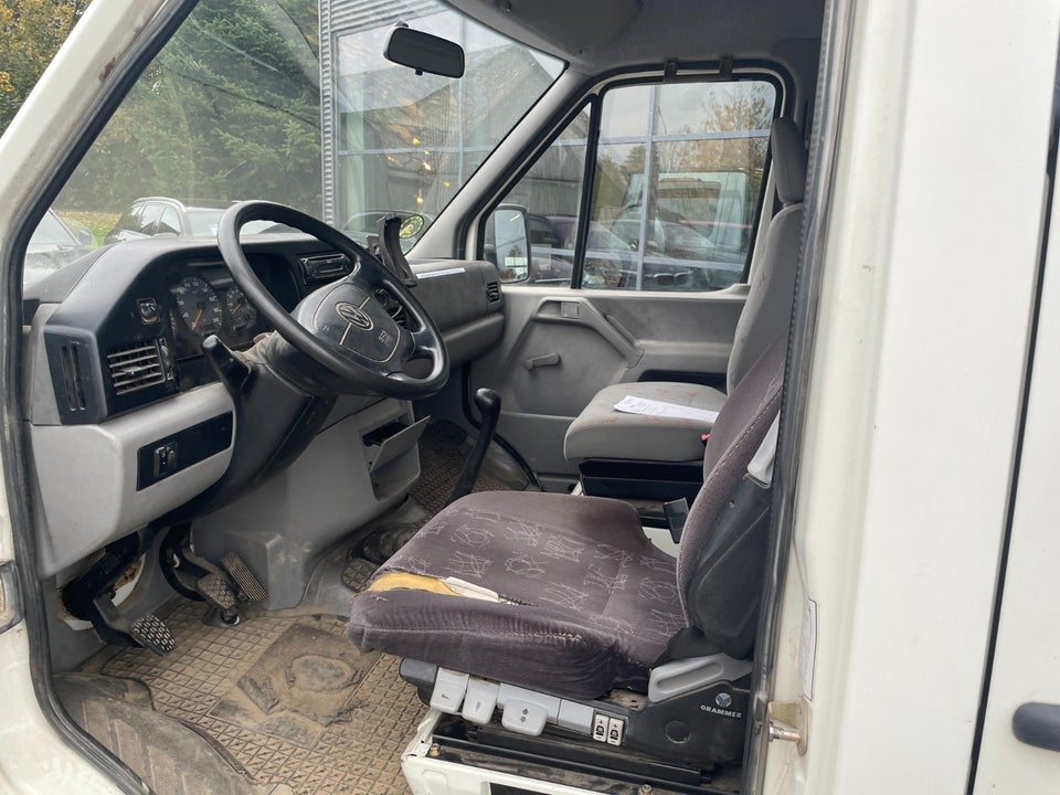 VW LT35 2,5 TDi Mandskabsvogn Diesel modelår 1998 Hvid km