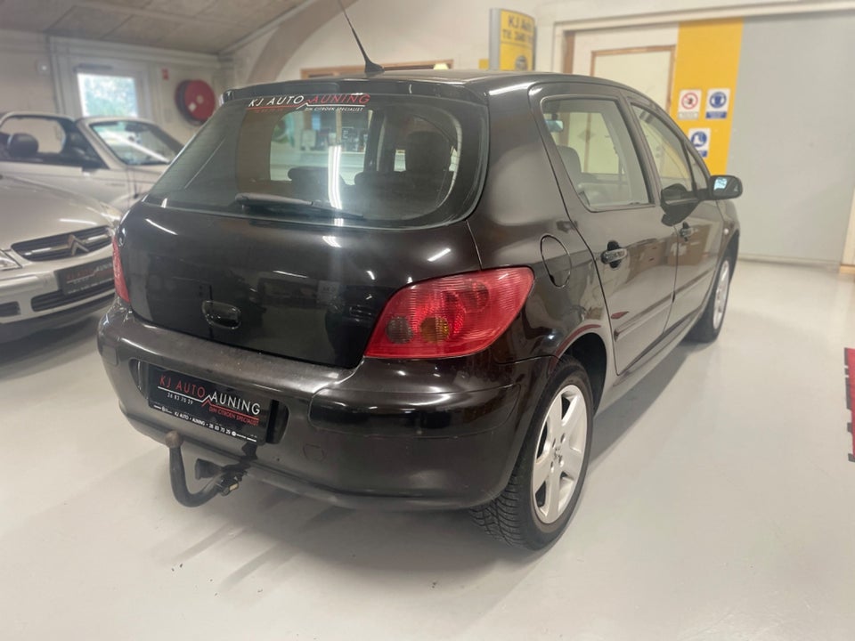 Peugeot 307 2,0 Griffe Benzin modelår 2005 km 234000 Sort