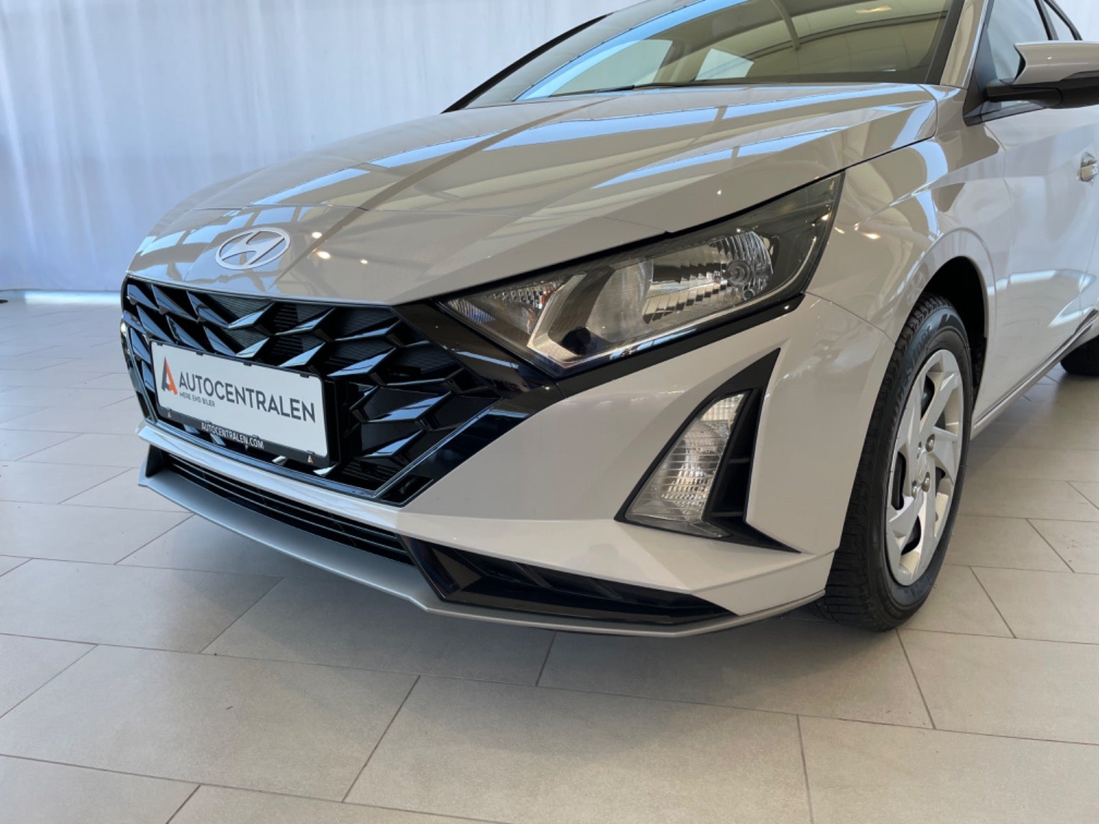 Hyundai i20 1,0 T-GDi Essential Benzin modelår 2024 km 6000