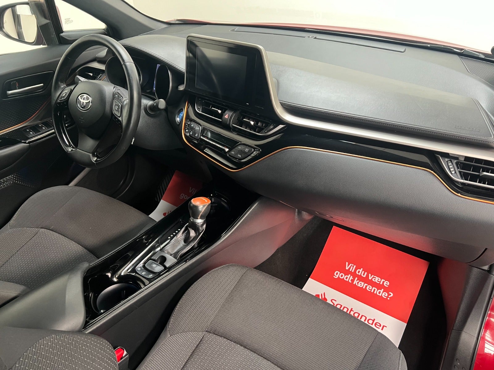 Toyota C-HR 1,8 Hybrid Premium Selected CVT Benzin aut.