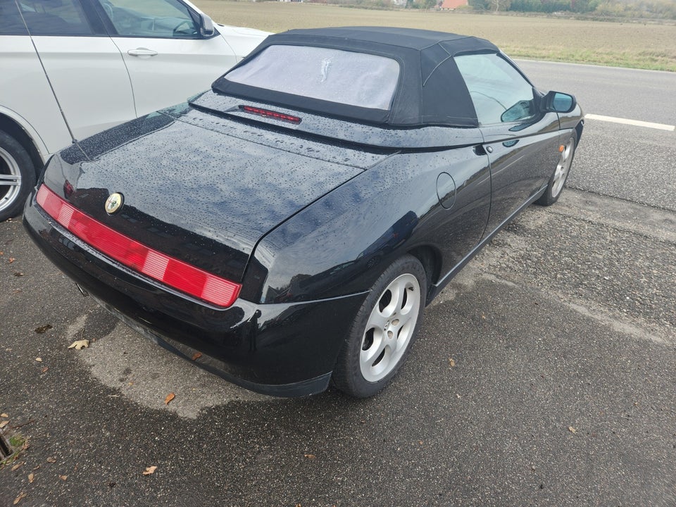 Alfa Romeo Spider 2,0 TS 16V Benzin modelår 1997 km 141000 ABS