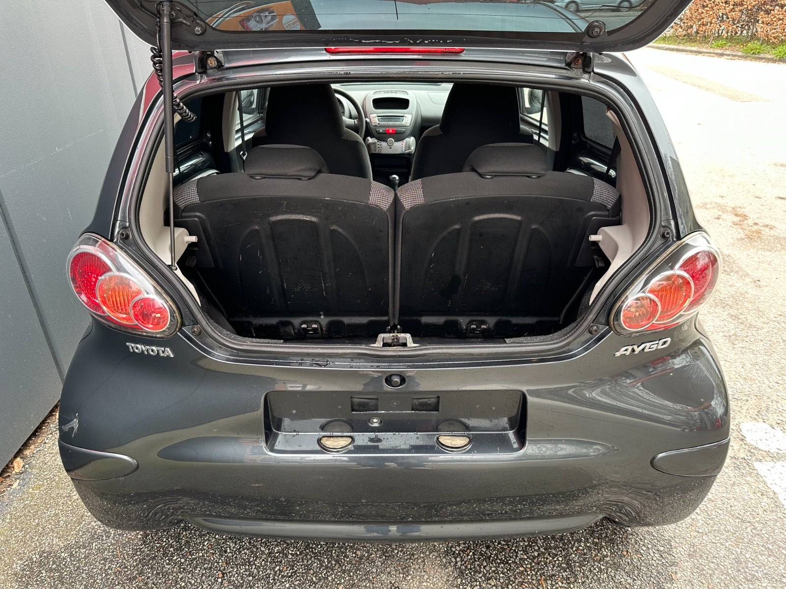 Toyota Aygo 1,0 Benzin modelår 2012 km 230000 ABS airbag