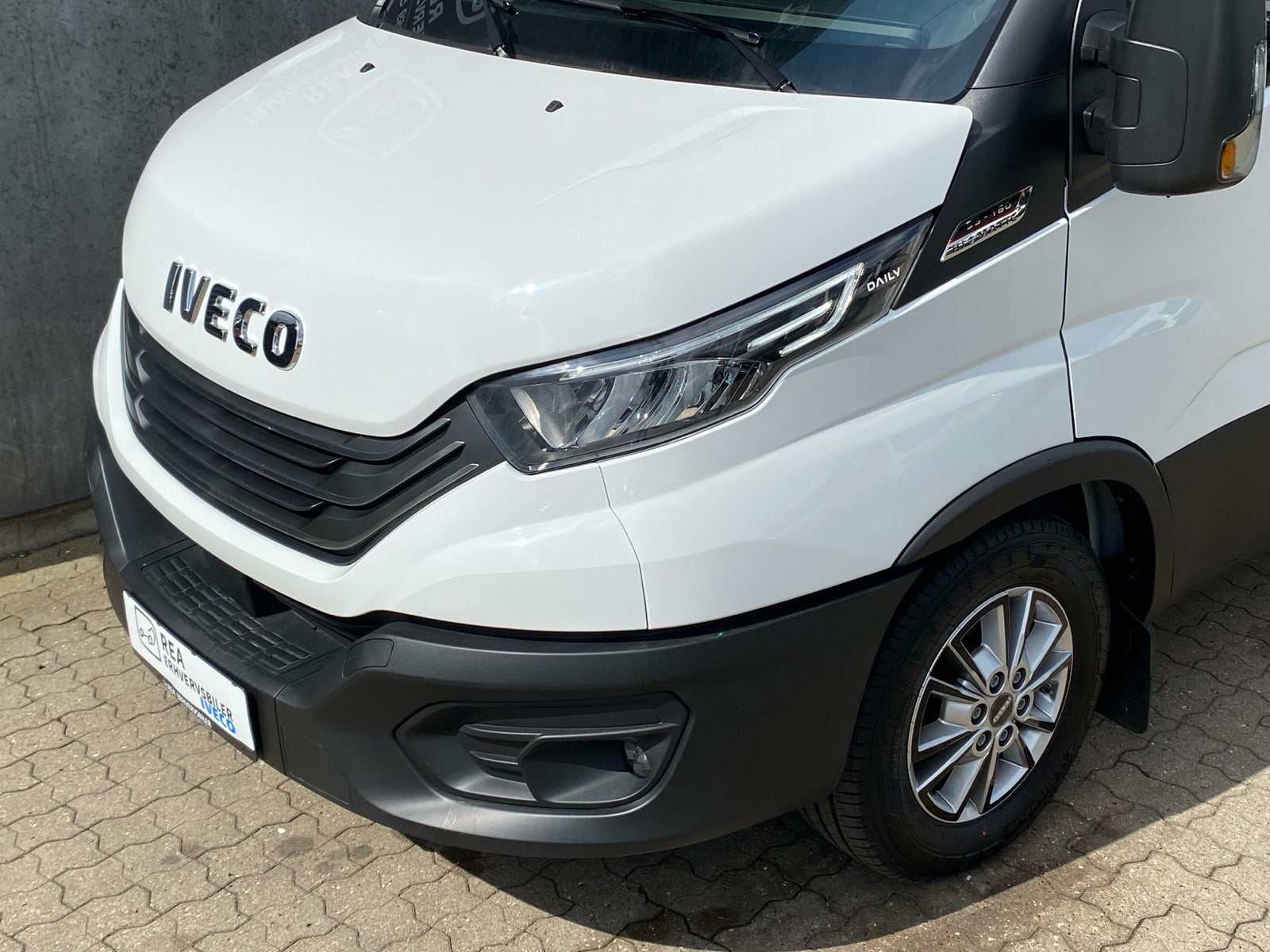 Iveco Daily 3,0 35S18 12m³ Van AG8 d Diesel aut. Automatgear