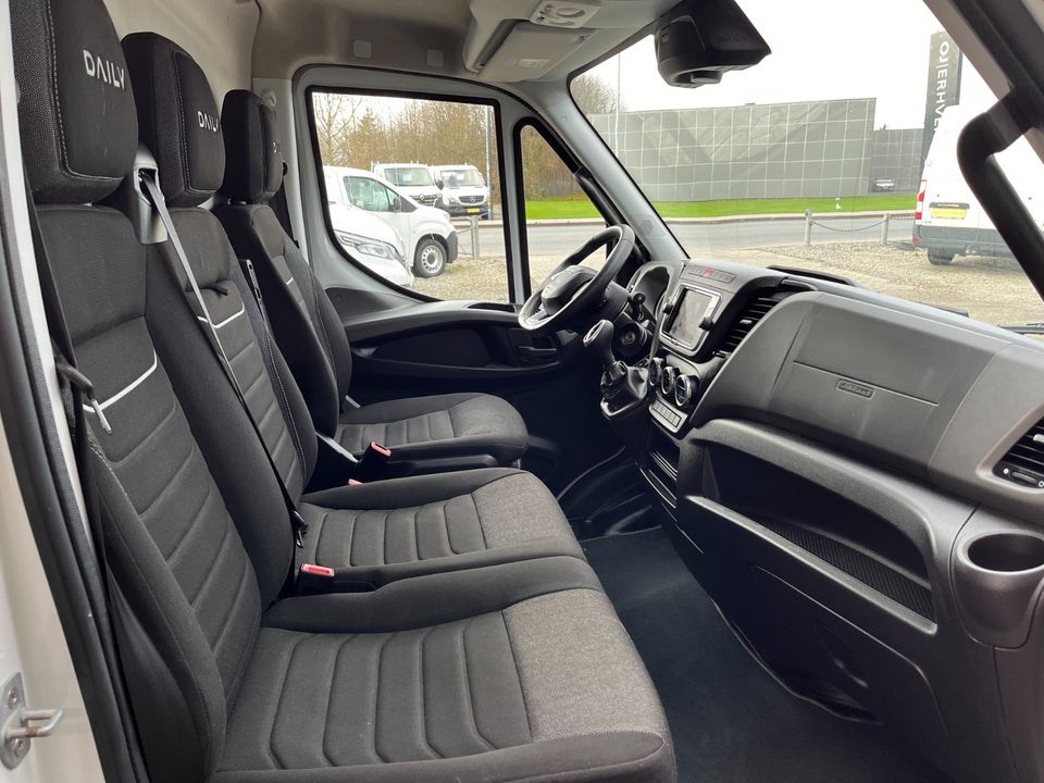 Iveco Daily 3,0 35S18 12m³ Van AG8 d Diesel aut. Automatgear