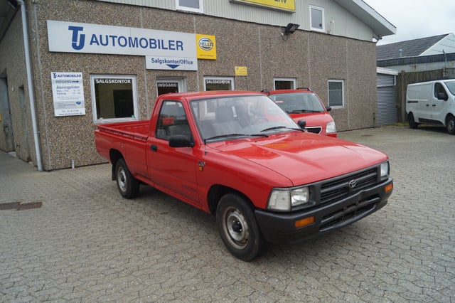 Toyota HiLux 2,4 D Pick-up d Diesel modelår 1996 Rød km…