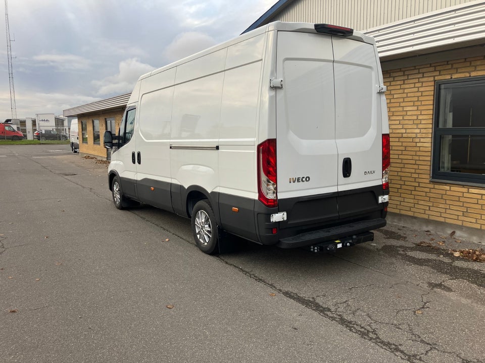 Iveco Daily 3,0 35S18 12m³ Van AG8 d Diesel aut. Automatgear