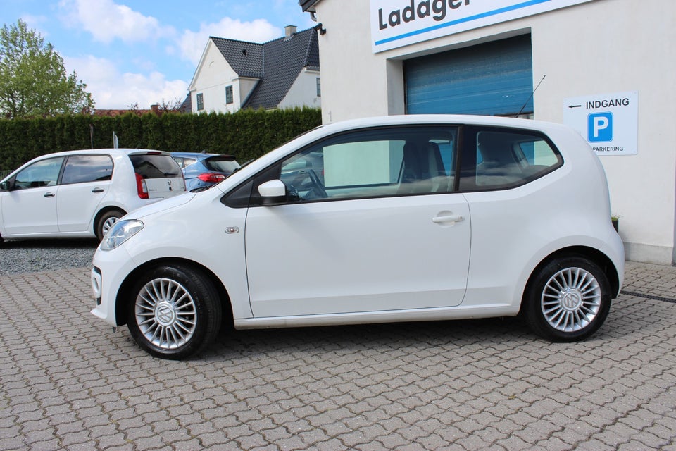 VW Up! 1,0 75 Move Up! Benzin modelår 2012 km 175000 Hvid ABS