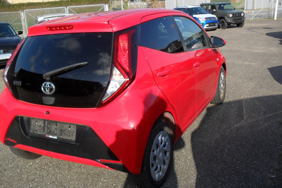 Toyota Aygo 1,0 VVT-i x-style Benzin modelår 2019 km 18000