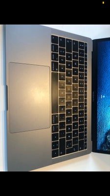 MacBook Pro, 2017 , Perfekt, Sælger min gamle MacBook da jeg har købt en nyere model. 

Computeren f