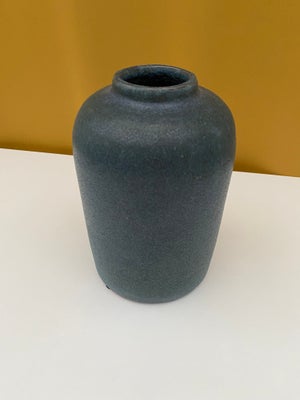 Keramik, Vase Håndlavet, Bahne, meget flot.
H: 20 cm
Diameter: 14 cm