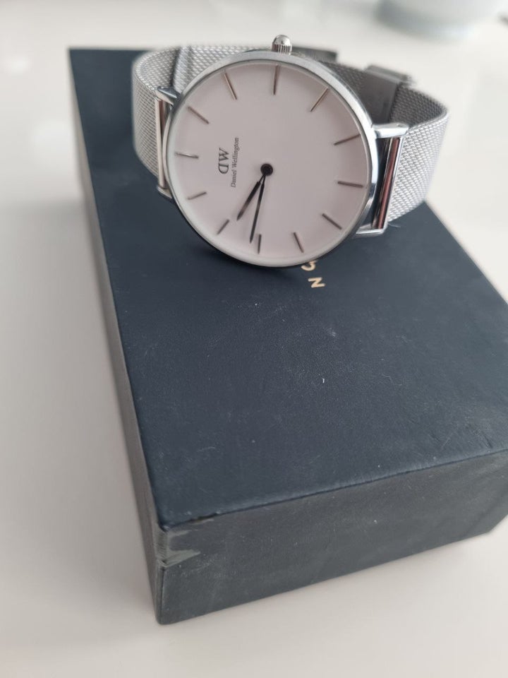 Dameur, Daniel Wellington