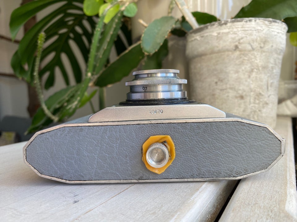Praktica, Praktiflex, God