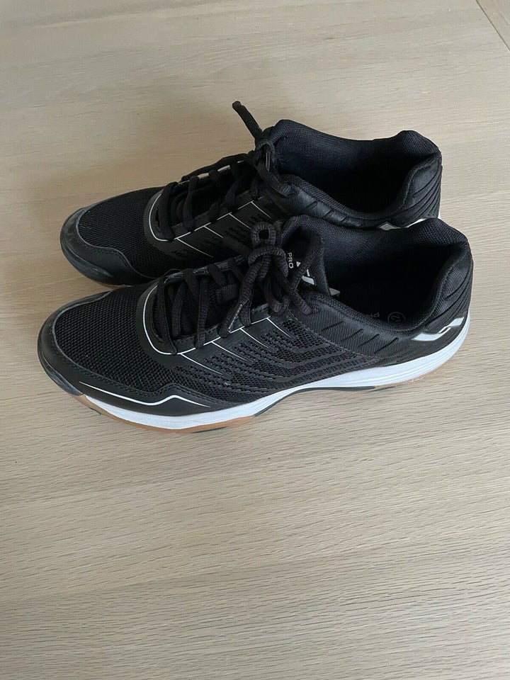 Sneakers, str. 42, Pro touch