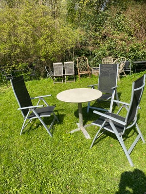 Havemøbelsæt, dansk, hårdt træ og stål, Rundt hvidt havebord samt 3 stk. sammen klappelige havestole