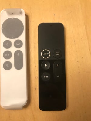 andet, Andet mærke, To Apple TV Remote / fjernbetjeninger sælges.

Sælges eventuelt seperat. Den sor