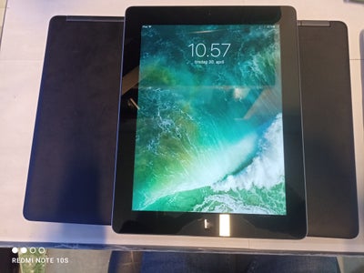 iPad, 32 GB, sort, God, Sælger disse ipads jeg tror det er 1gen. Virker perfekt og skerm er næsten s