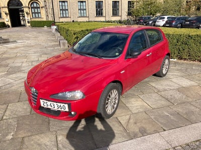 Alfa Romeo 147, 1,6 TS 120 Lusso, Benzin, 2005, km 168000, rød, aircondition, ABS, airbag, 5-dørs, c