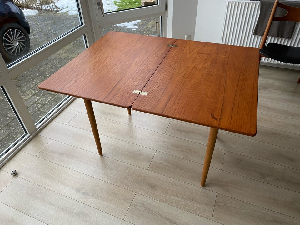 Hans J. Wegner, AT306, Spillebord