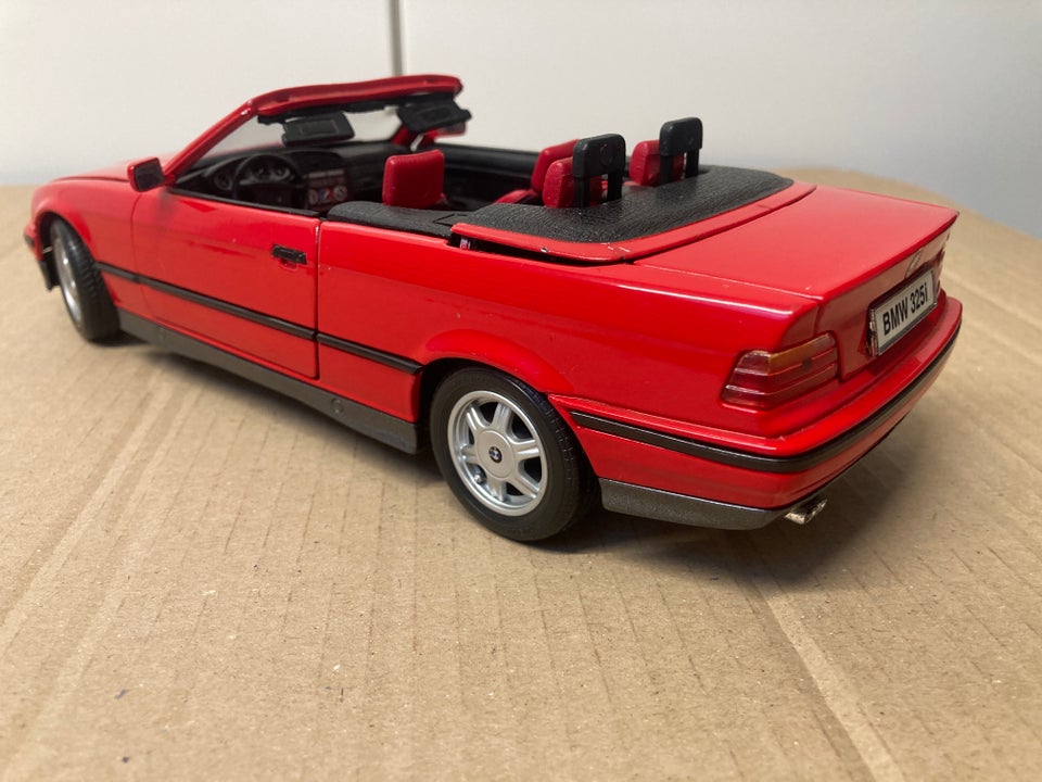 Modelbil, BMW 325I 3-serie cabriolet 1993 1/18, skala 1:18