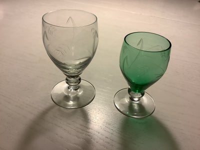Glas, Vinglas, Bygholm kornaks  fra Bynholmgaard, 12 rødvin 12 hvidvin krystal glas med sleben korna