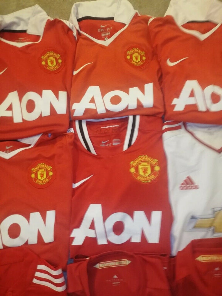 Fodboldtrøje, Manchester united trøjer i small til salg,