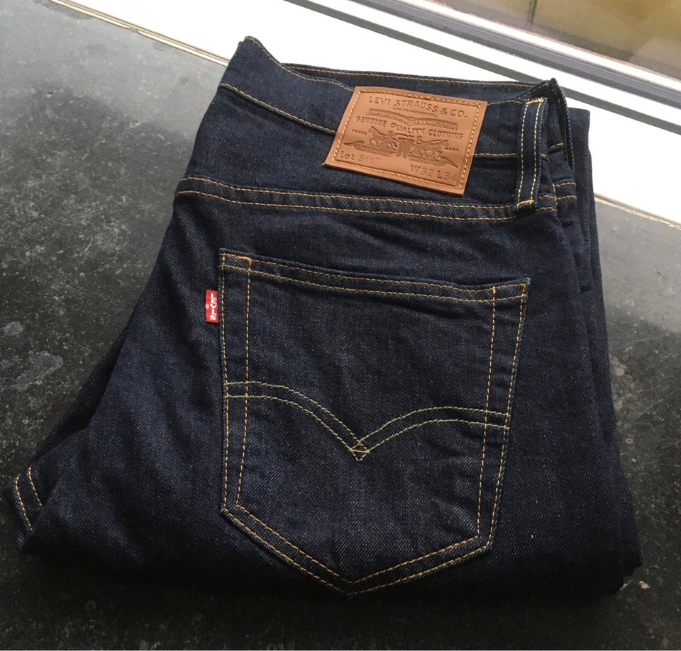 Jeans, Lewi Strauss & Co, str. 31