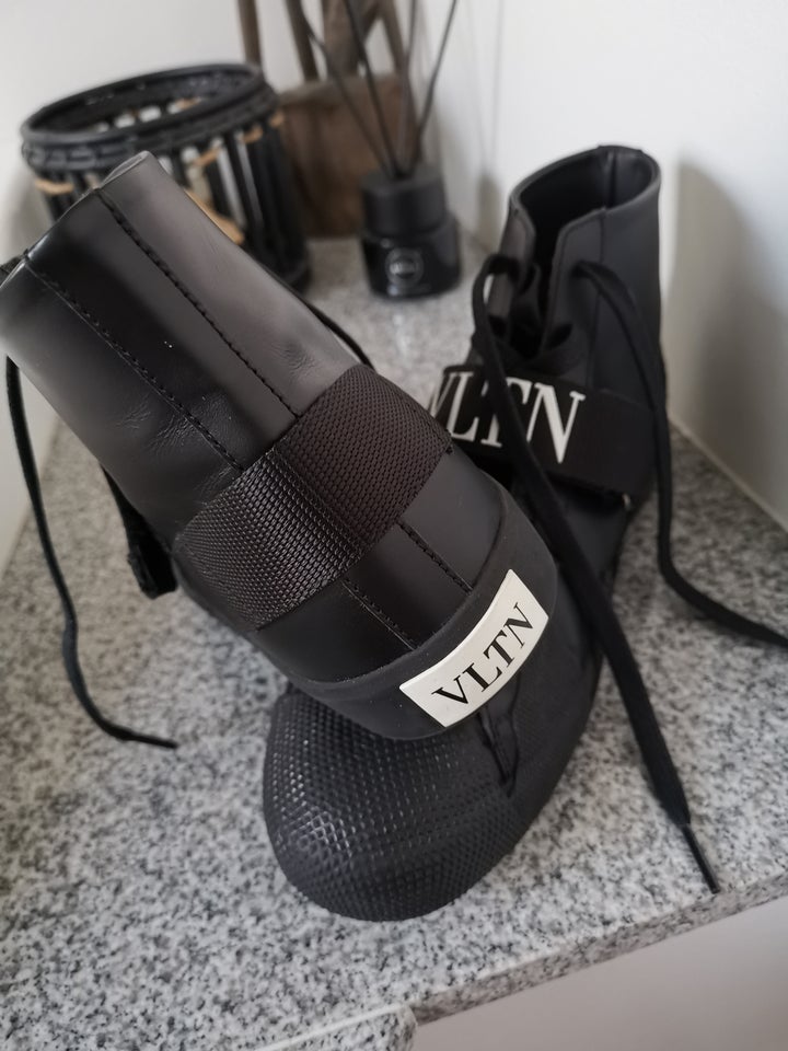 Sneakers, Valentino Garavani, str. 40