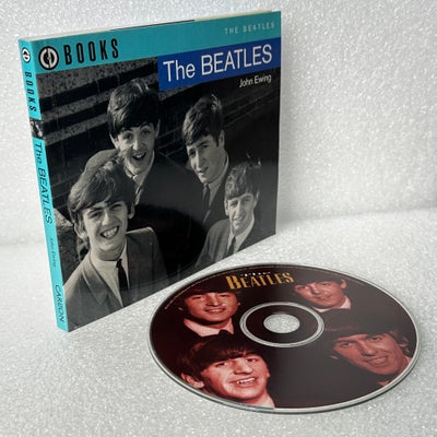 THE BEATLES: Jon Ewing, pop, ISBN-10:	1858681332
Bog og CD