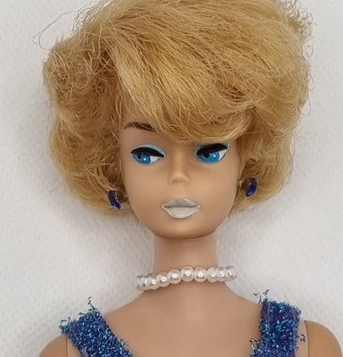 Barbie, Bobblecut, Barbie vintage med Bobblecut. Hun 
Er i fin stand på nær hendes ører der er lidt 