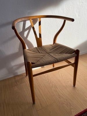 Wegner, Y-stol, Spisestuestol, Hans J. Wegner CH24 Y-stol i egetræ sælges. 

Stolen frem står i fin 