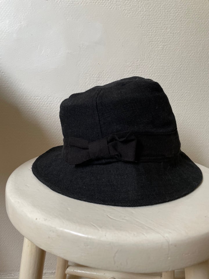 Hat, Hat, H&M