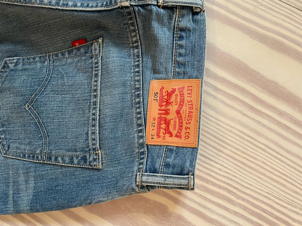 Jeans, Levi’s 501, str. 32