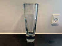 Glas, Stor Asta Strömberg vase