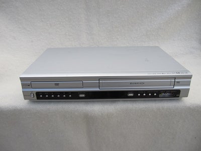 VHS videomaskine, Lumatron, DVCR-2004, God, 

- Combi,
- DVD-afspiller / VHS-video,
- 6 Head,
- Hi-F