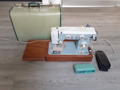 Symaskine, ældre symaskine 
mærke koyo fra nalle i odense 
