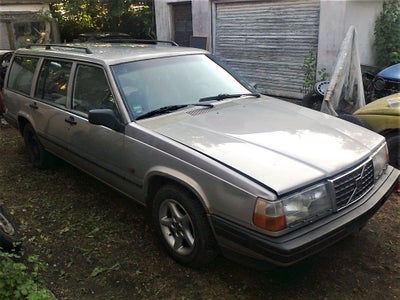 Volvo 940, 2,3 Classic stc., Benzin, 1995, km 893000, 5-dørs, Mekanisk helt ok; stadig urørt med sin