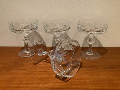 Glas, Champagne glas, Nachtmann Kristal, 4 smukke champagne skåle i krystal.
“Nachtmann Kristall.”
A