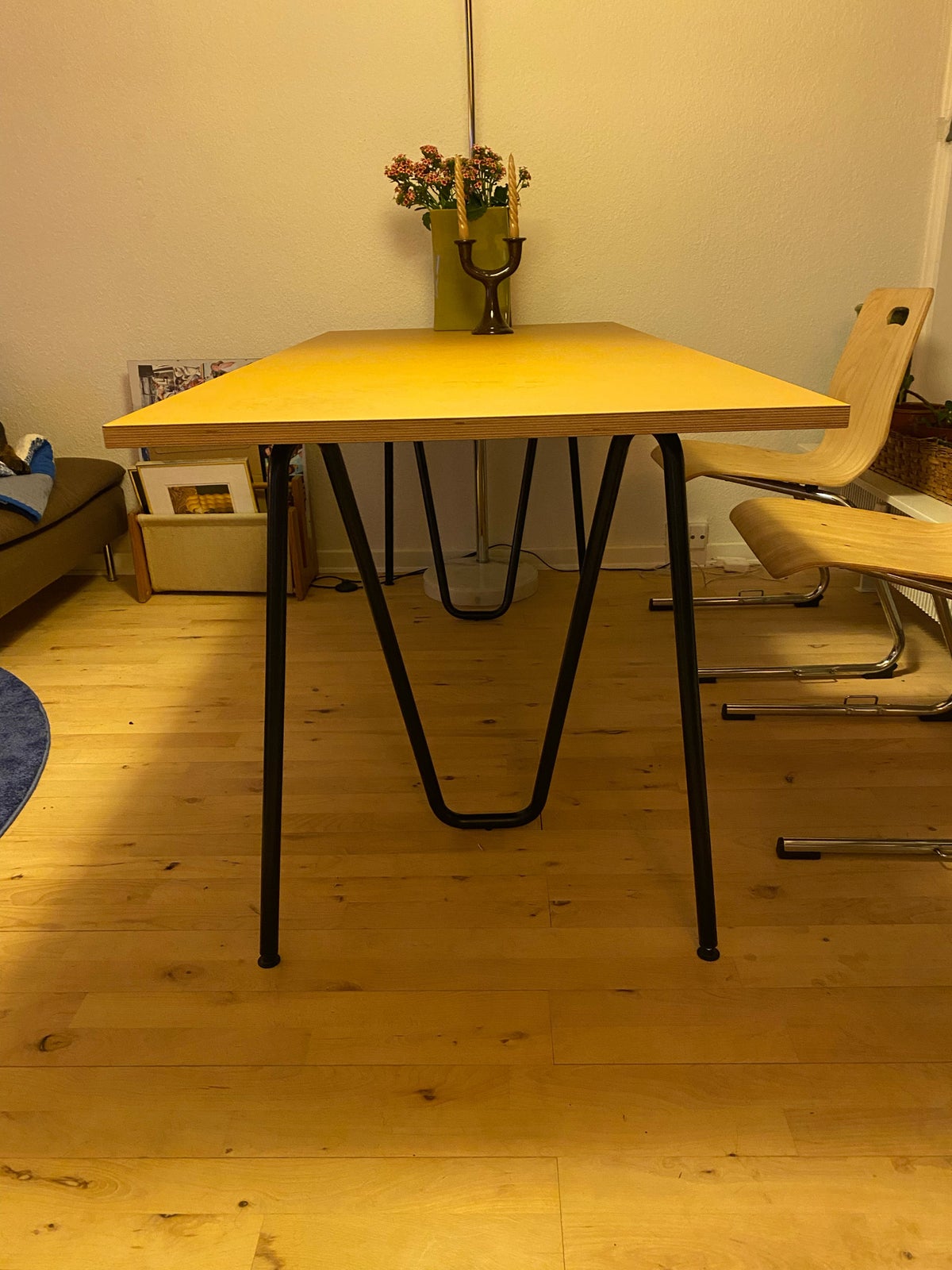 Spisebord, Linolium bordplade på stål ben , L&Z