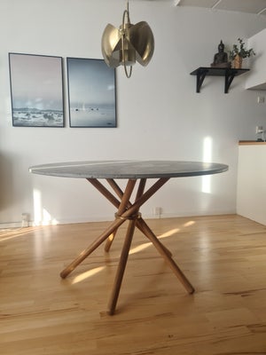Spisebord, Beton, Eberhar, b: 120, Eksklusivt spisebord HECTOR fra Eberhart

Bordplade: lysegrå beto