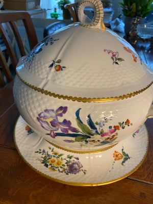 Porcelæn, Gamle suppeterrin på fad , med guldkant , B&G, Gamle terrin 
28 cm. Høj
27 cm. Bred 
Fad 3