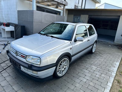VW Golf III, 2,0 GTi 16V, Benzin, 1993, km 99602, sølvmetal, 3-dørs, 17" alufælge, Meget fin golf 3 
