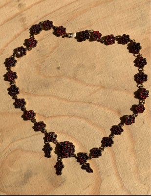 Halskæde, andet materiale, Flot ældre granat smykke halskæde. 38 cm lang. 