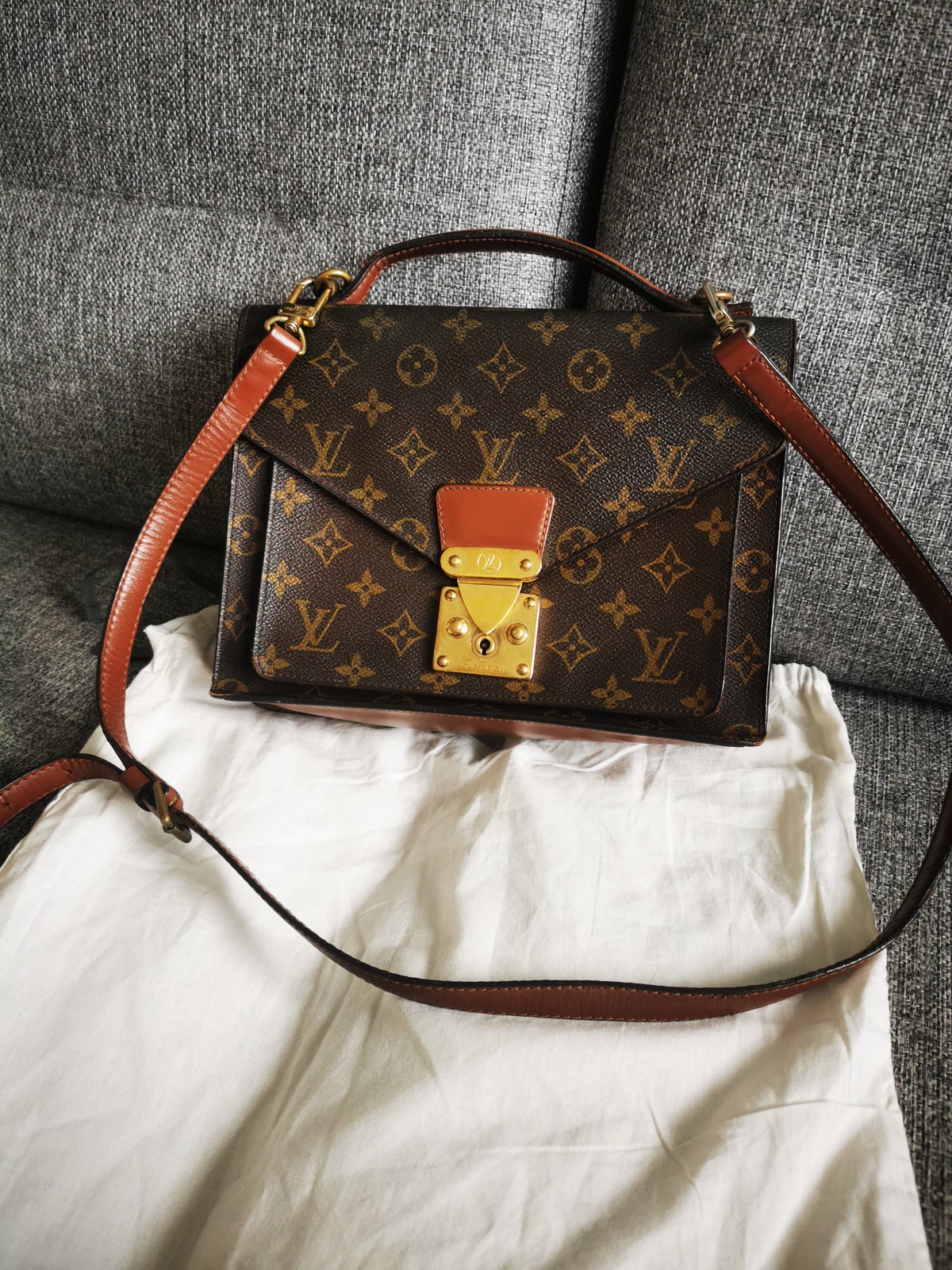 Crossbody, Louis Vuitton, læder –  – Køb og Salg af Nyt og Brugt