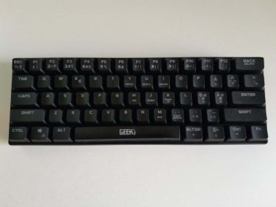Tastatur, GEEKD, Reflex 60%, God, RGB gaming keyboard 60 % med 61 taster. Red switches, 4,0 mm dista
