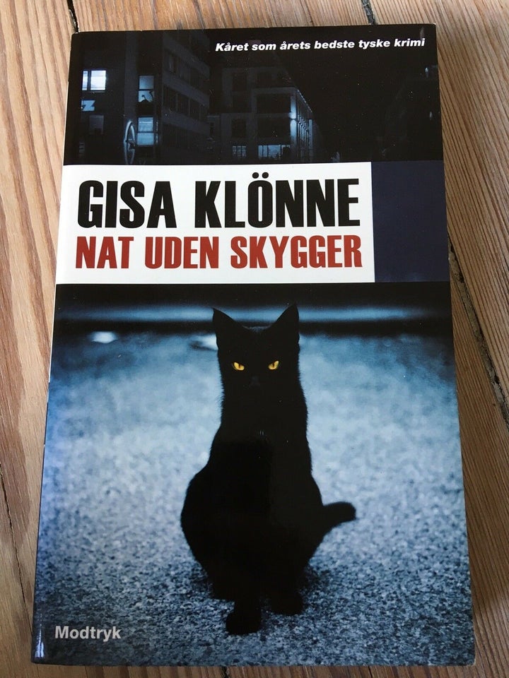 To titler , Gisa Klønne, genre: krimi og spænding