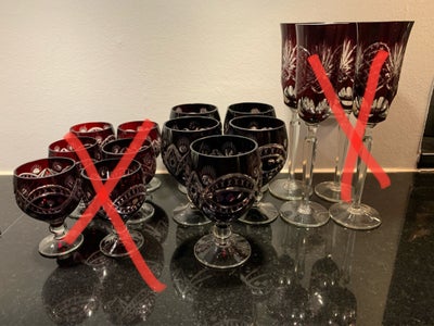 Glas, Bøhmiske krystal glas med slebne røde cuppa, Bøhmiske krystal glas med slebne røde cuppa

I fl