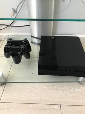 Playstation 4, PS4 med 2 controller, den er klar til en ny ejer, virker 100% som det skal. Der er do