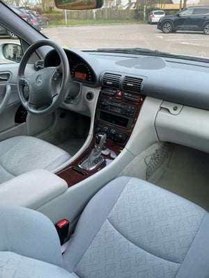 Mercedes C200, 2,0 Kompressor Elegance aut., Benzin, aut. 2001, km 193000, sølvmetal, nysynet, klima